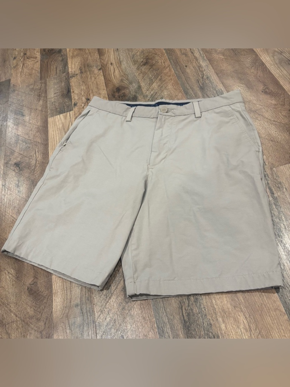 Vineyard Vines On The Go Flat Front Khaki Shorts
